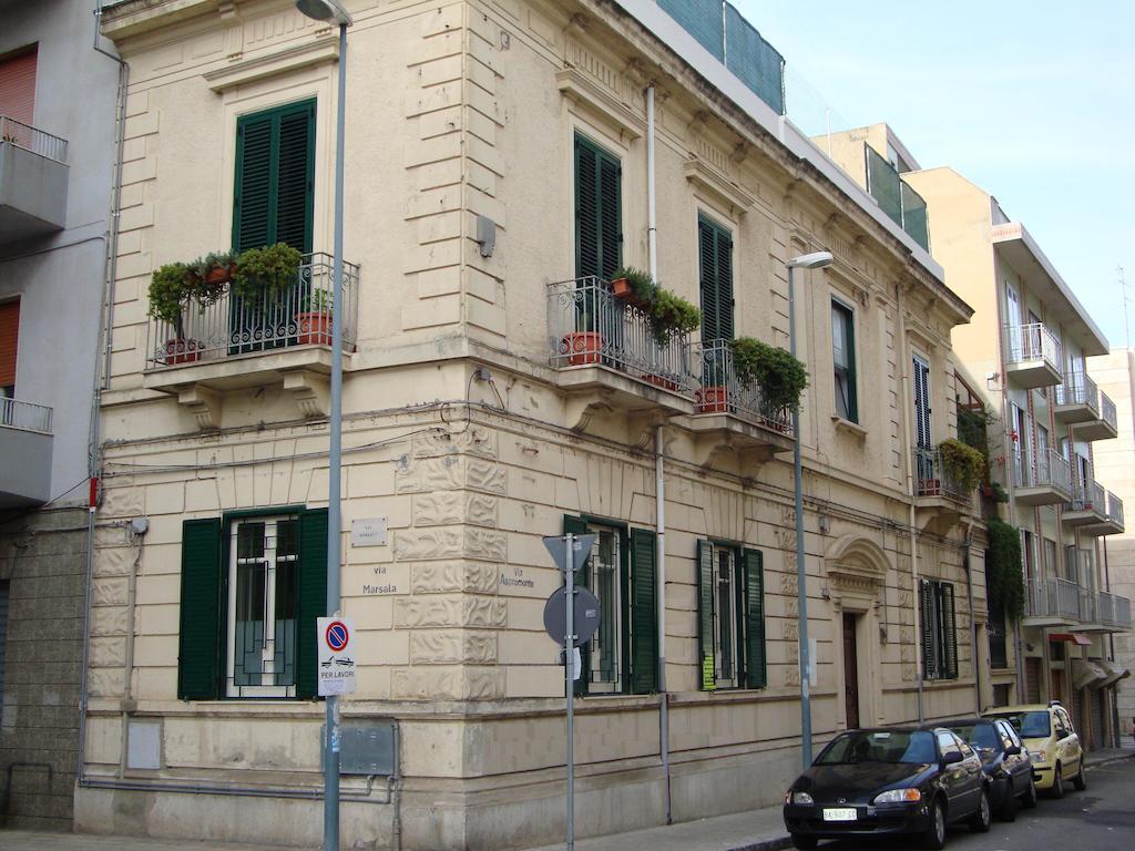 La Maison Des Livres Реджо-ди-Калабрия Экстерьер фото